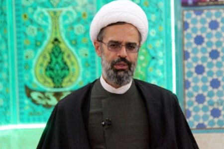 امام جمعه بجنورد: دشمن یک بار دیگر اتحاد ایرانیان را در ۲۲ بهمن خواهد دید