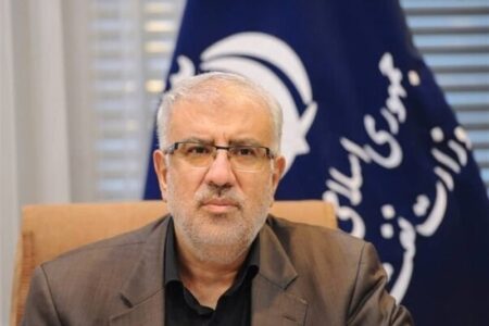 وزیر نفت: استفاده از نیروی بومی از اولویت‌های اصلی توسعه‌ای در هرمزگان است/ در اوج تحریم‌ها نفت ایران را با کیفیت بالا صادر می‌کنیم